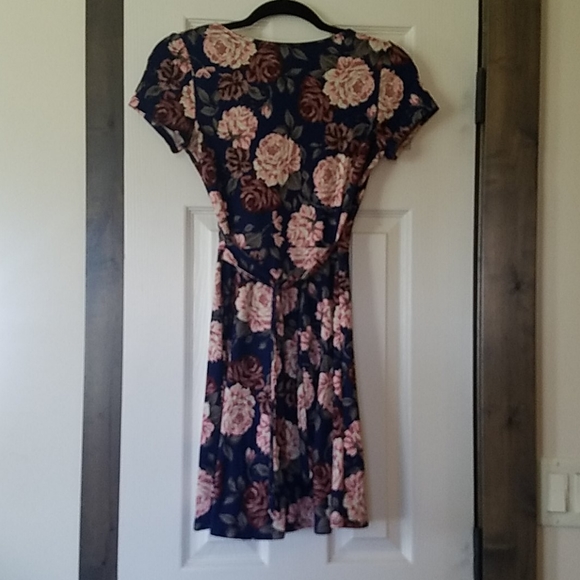 Dress - Picture 2 of 3